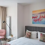 Miami A Lovely Center 2 Bedrooms With Private Parking