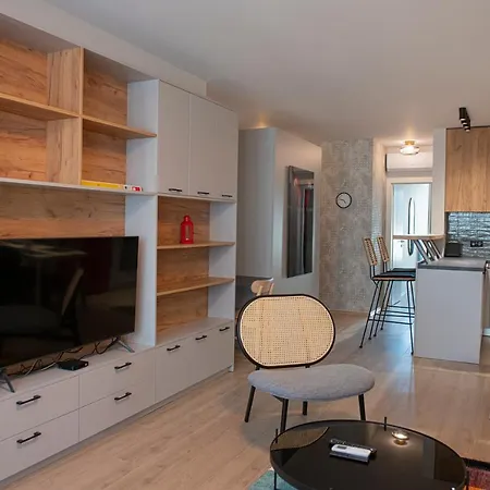 Апартаменты Miami A Lovely Center 2 Bedrooms With Private Parking София